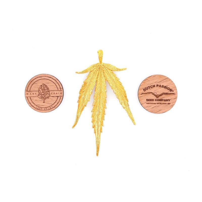 Dutch Passion Blueberry Blatt Anhänger Vollgold - 333er Gold