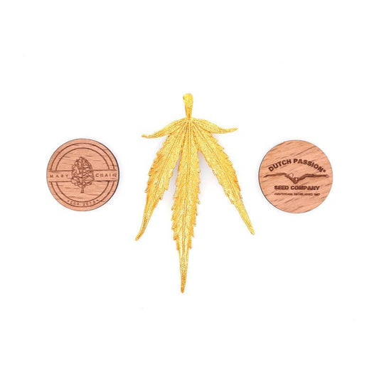 Dutch Passion Blueberry Blatt Anhänger Vollgold - 333er Gold